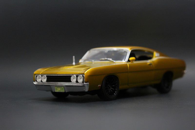 Illustration for article titled Car Week: Custom 1/18 Maisto Ford Torino Talladega Coyote